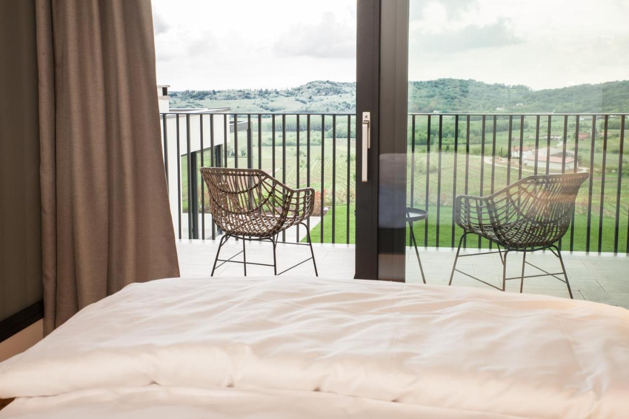 Bed and Breakfast Morus Estate Dobrovo Exterior foto