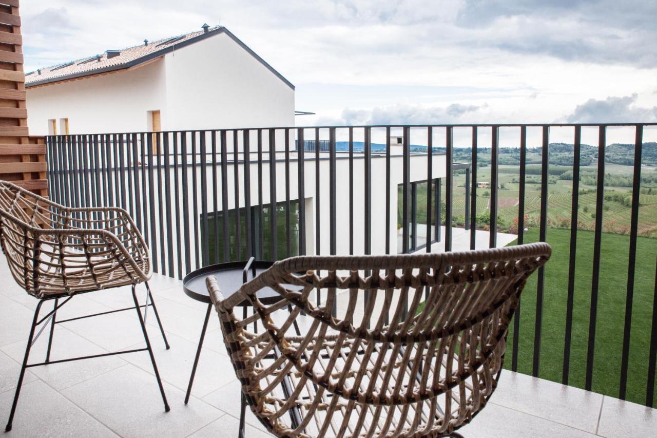Bed and Breakfast Morus Estate Dobrovo Exterior foto