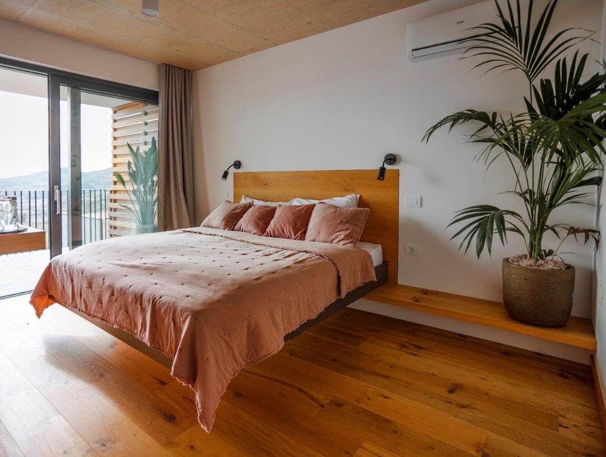 Bed and Breakfast Morus Estate Dobrovo Exterior foto