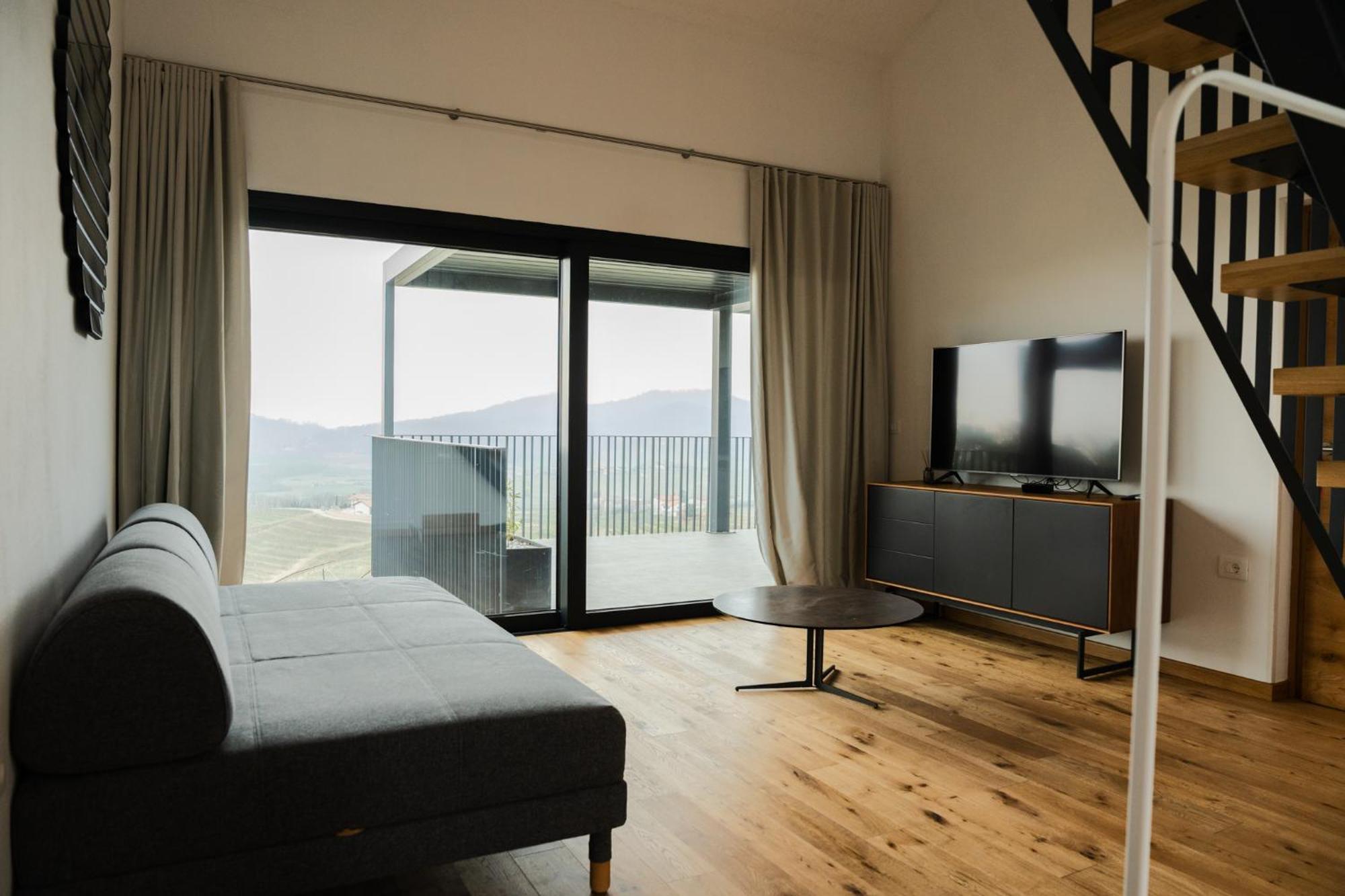 Bed and Breakfast Morus Estate Dobrovo Exterior foto